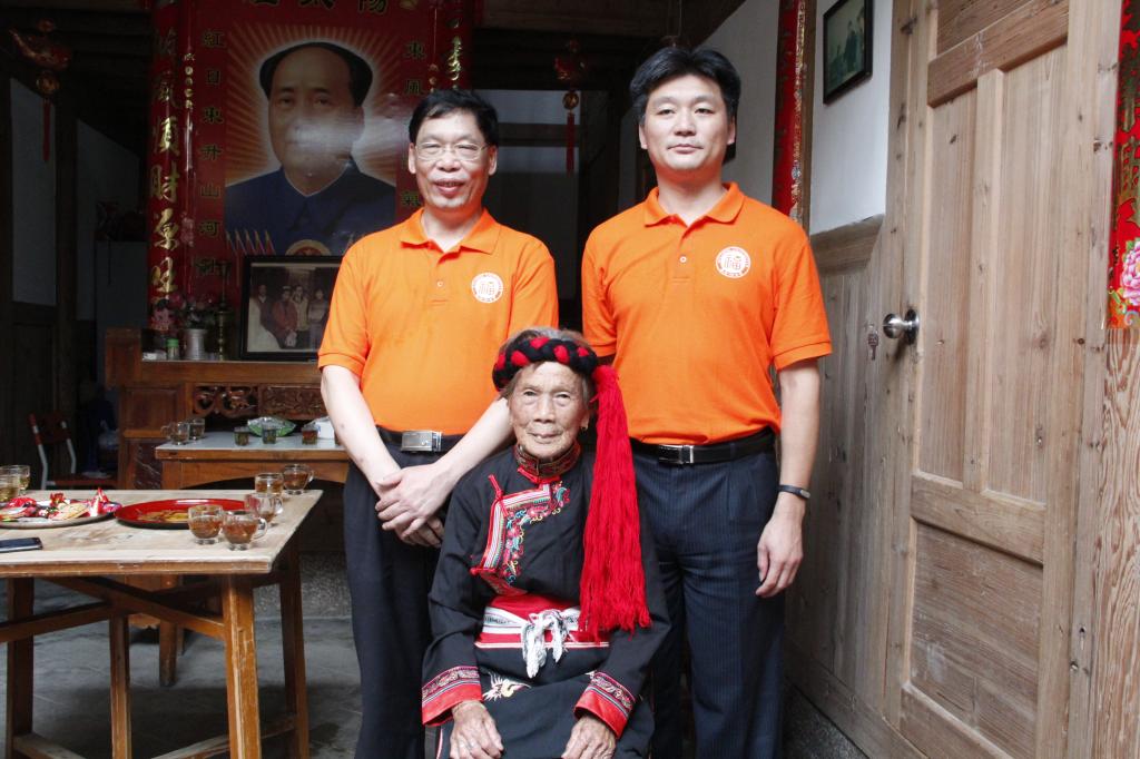 走访老党员(2) 走访老党员(2)